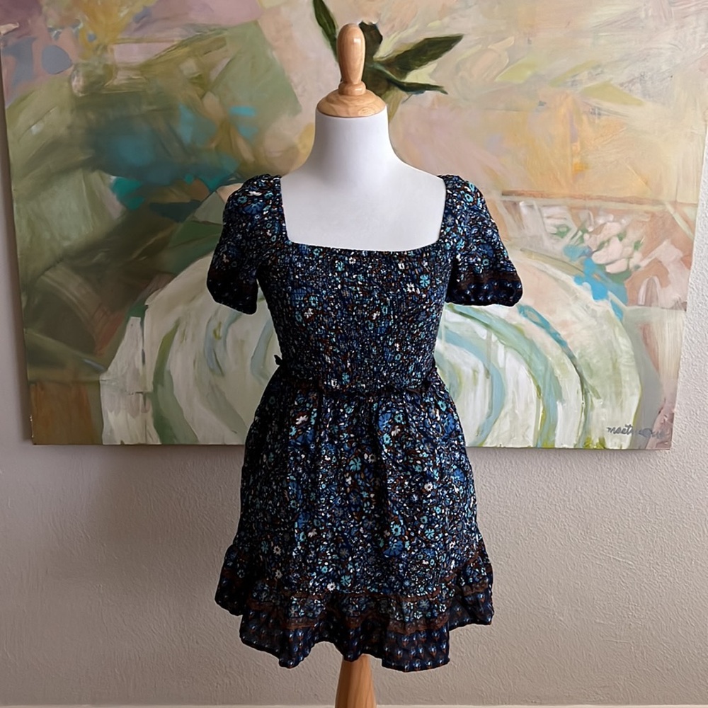 Vineyard vines girls paisley smocked dress size small